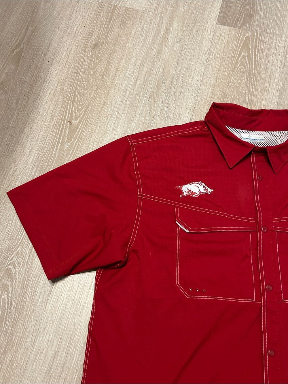 Columbia Sportsware Men’s Arkansas Razorback Short Sleeve Button-Down Shirt XL - Picture 4 of 8